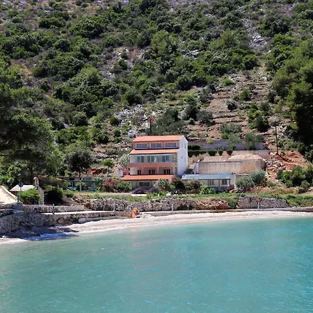 Prapatna 5704c Apartment Jelsa (Hvar)
