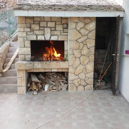 Prapatna 5704c Jelsa (Hvar)