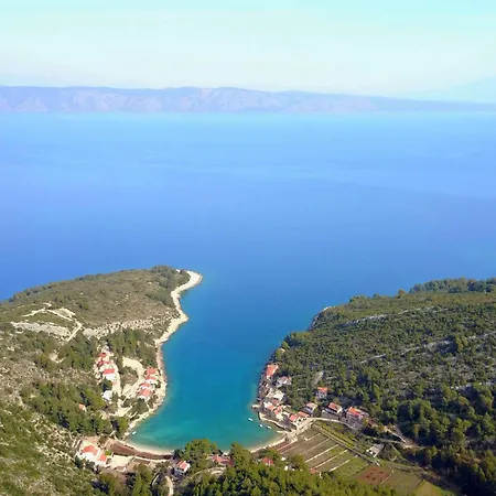 Prapatna 5704c * Jelsa (Hvar)